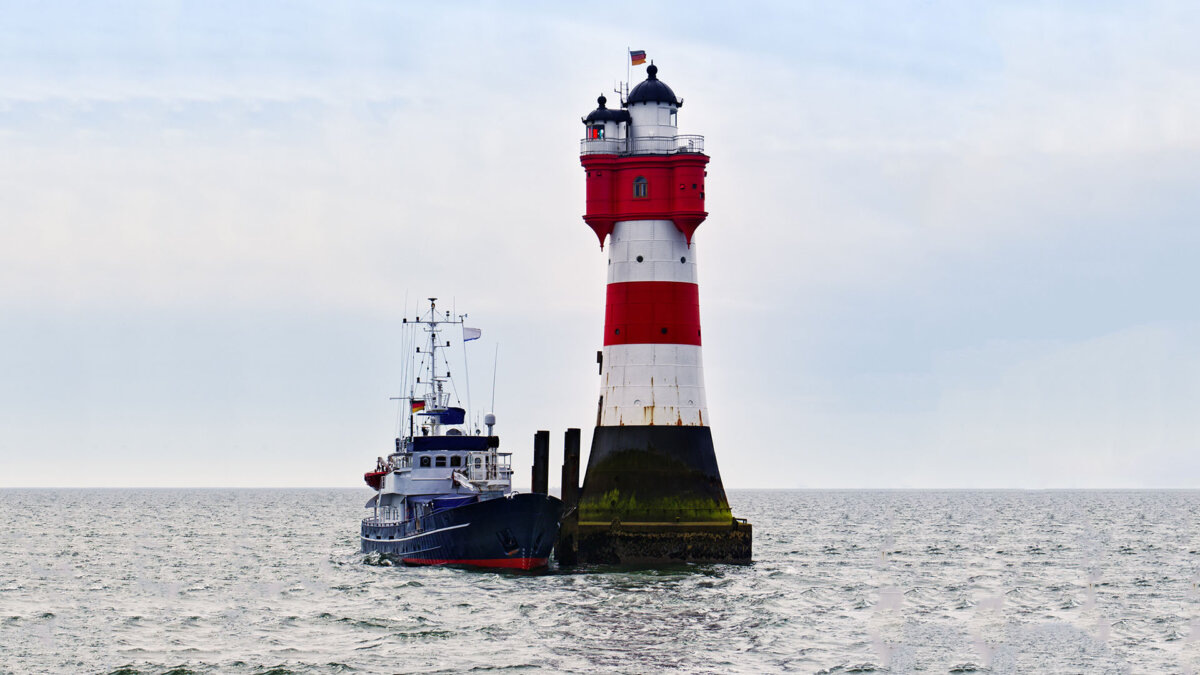 Leuchtturm Roter Sand nordöstlich der Insel Wangerooge