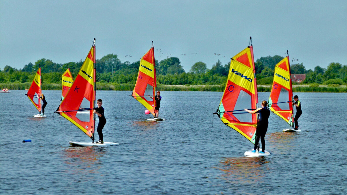 Großes Meer Südbrookmerland: Surfschule